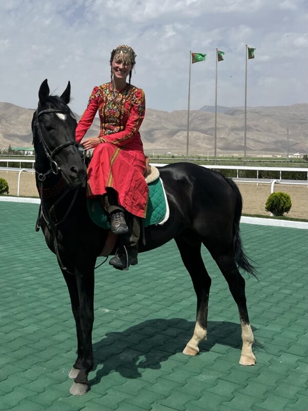 8- of 13-daagse paardrijtocht op Akhal-Teke paarden - Turkmenistan