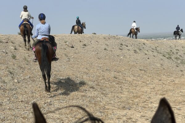8- of 13-daagse paardrijtocht op Akhal-Teke paarden - Turkmenistan