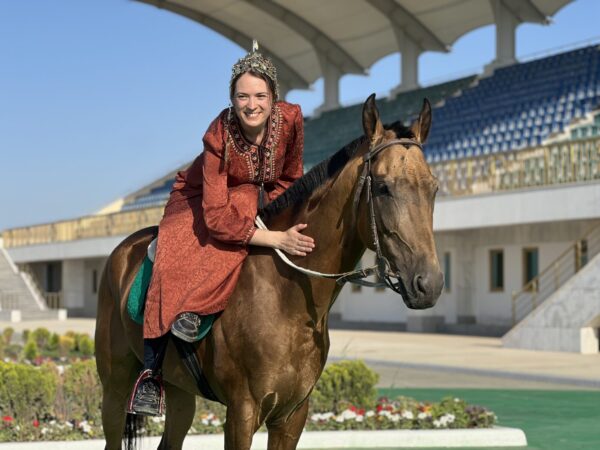 8- of 13-daagse paardrijtocht op Akhal-Teke paarden - Turkmenistan
