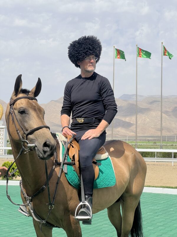 8- of 13-daagse paardrijtocht op Akhal-Teke paarden - Turkmenistan