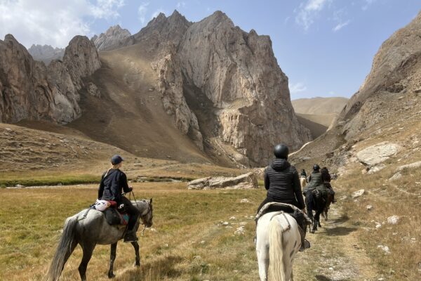 14-daagse paardrijtocht door nationale parken en meren - Kirgizië