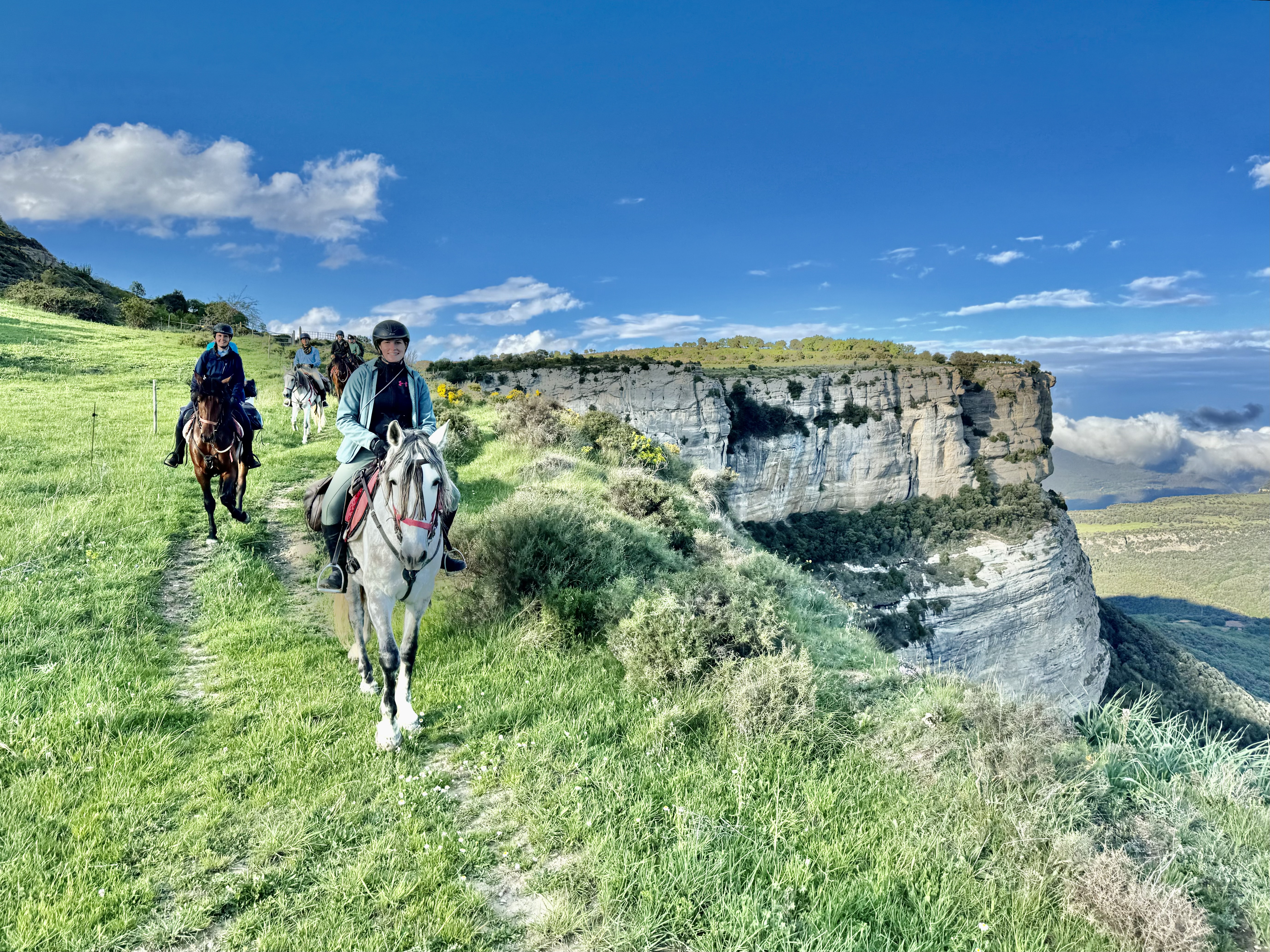 8-daagse paardrijtocht door kloven, tafelbergen en vulkanisch landschap in Catalonië - Spanje - Afbeelding 2