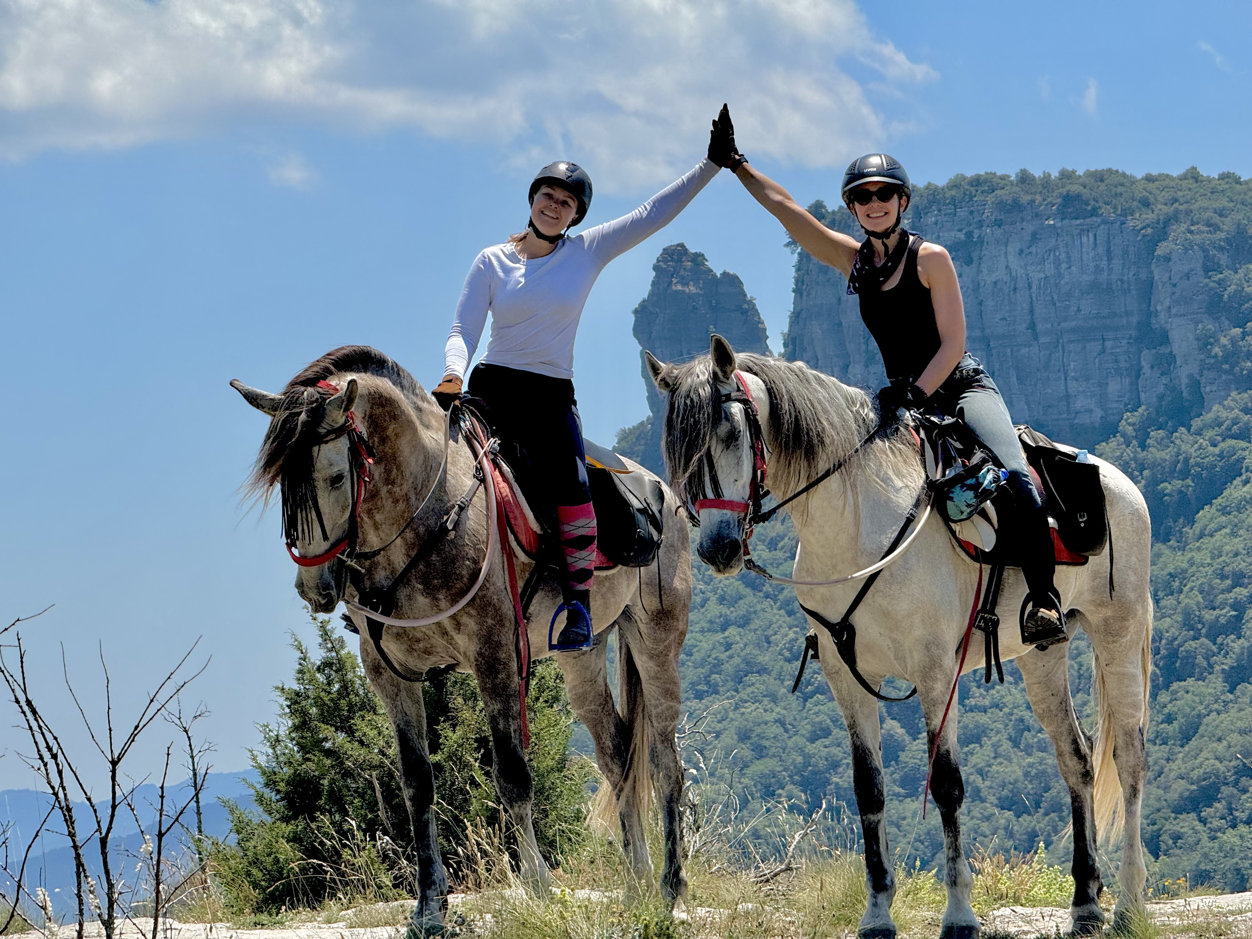 8-daagse paardrijtocht door kloven, tafelbergen en vulkanisch landschap in Catalonië - Spanje