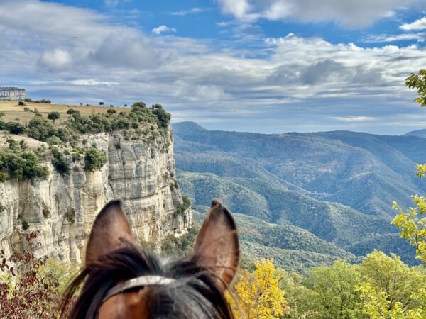 8-daagse paardrijtocht door kloven, tafelbergen en vulkanisch landschap in Catalonië - Spanje
