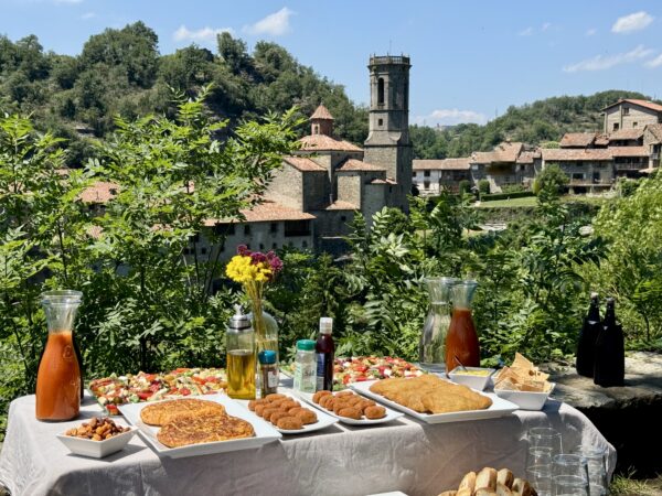 8-daagse paardrijtocht door kloven, tafelbergen en vulkanisch landschap in Catalonië - Spanje