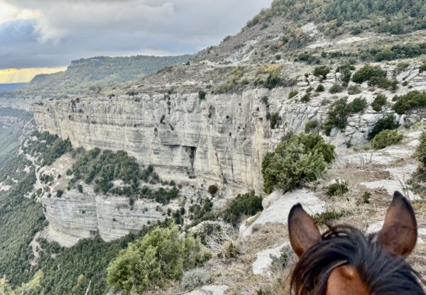8-daagse paardrijtocht door kloven, tafelbergen en vulkanisch landschap in Catalonië - Spanje