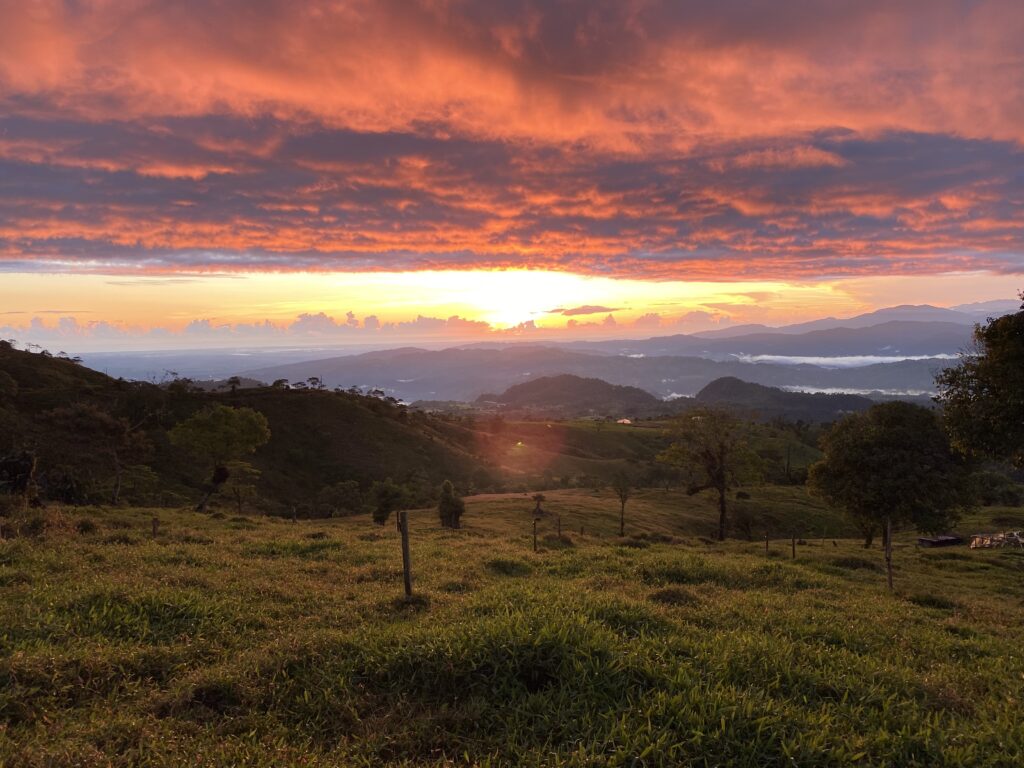 10-daagse Paardrijdtocht van berglandschappen naar de Pacifische kust - Costa Rica
