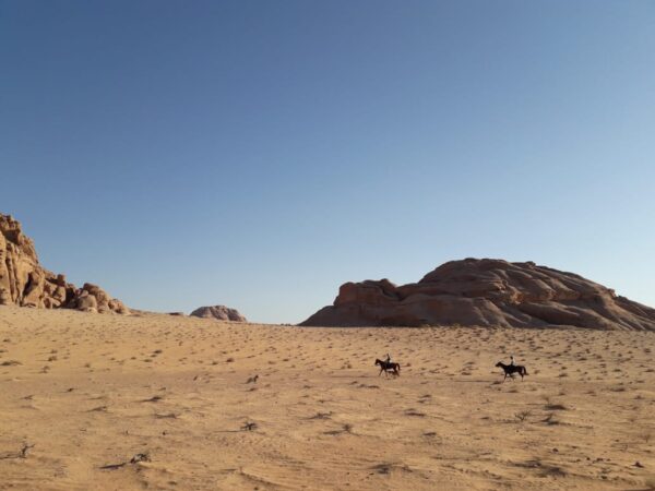 Buitenrit Khazali-kloof Wadi Rum - Jordanië