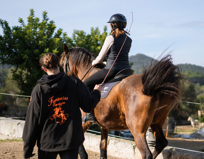 Paardrijdagtocht in de Randa Vallei excursie Mallorca - Spanje