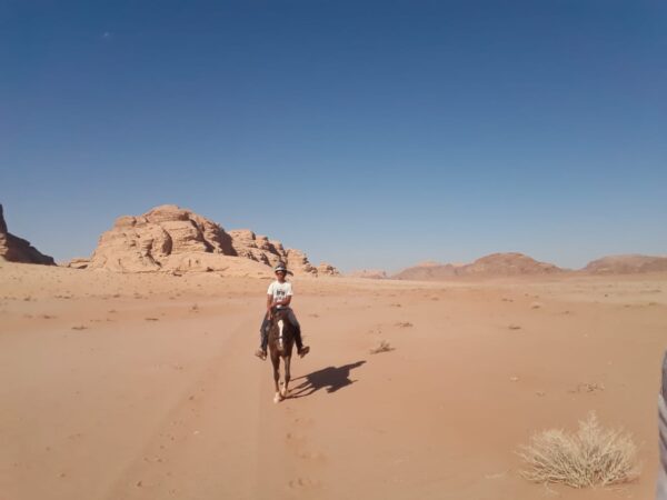 Buitenrit Khazali-kloof Wadi Rum - Jordanië
