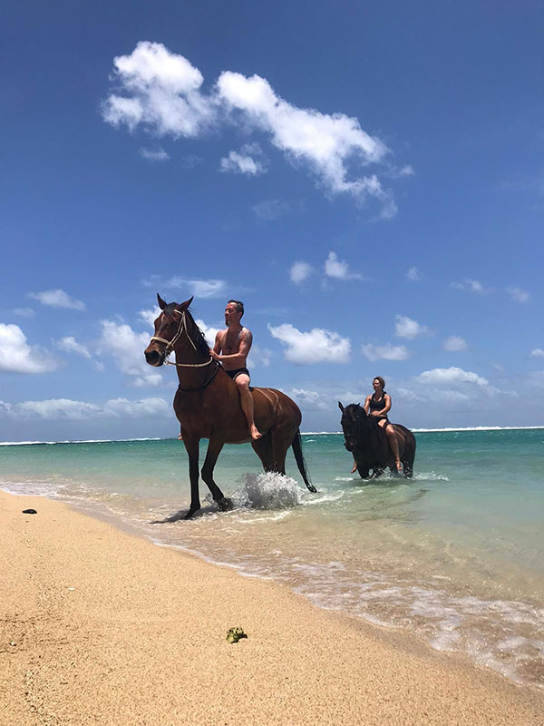 Buitenrit: Zwemmen met paarden en strandrit Riambel - Mauritius
