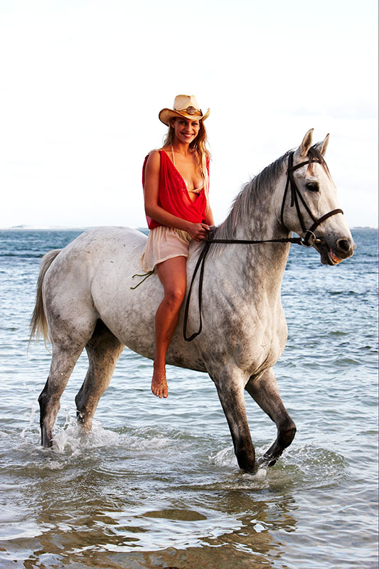 Buitenrit: Zwemmen met paarden en strandrit Riambel - Mauritius
