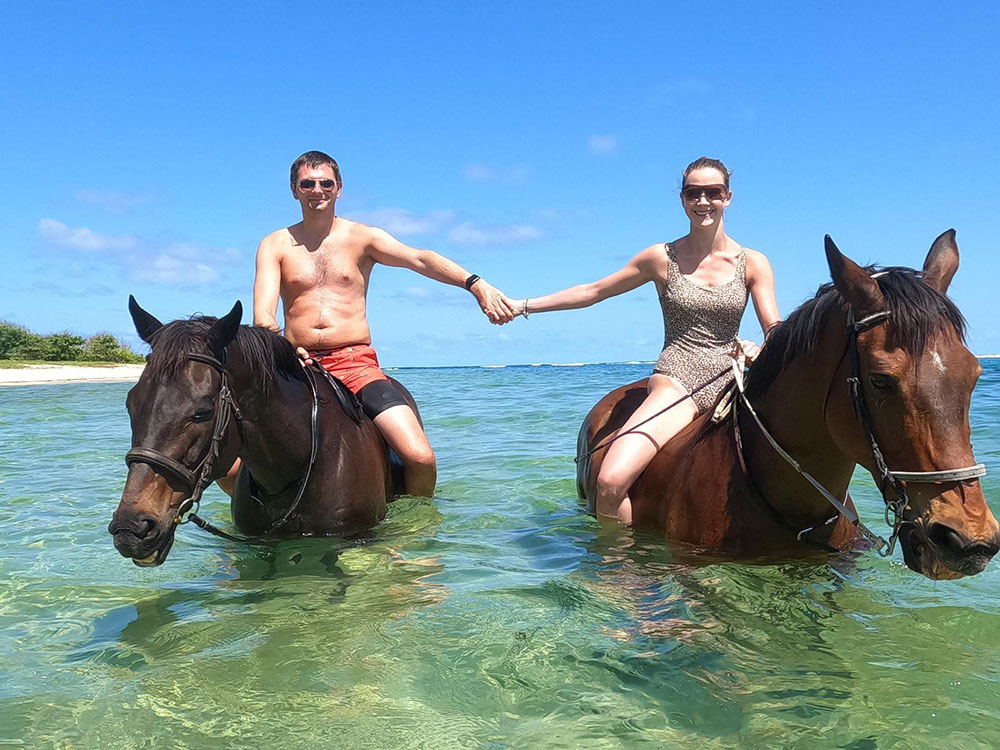 Buitenrit: Zwemmen met paarden en strandrit Riambel - Mauritius - Afbeelding 7