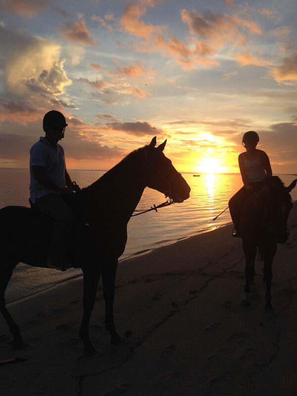 Buitenrit: Zonsondergangrit Riambel - Mauritius