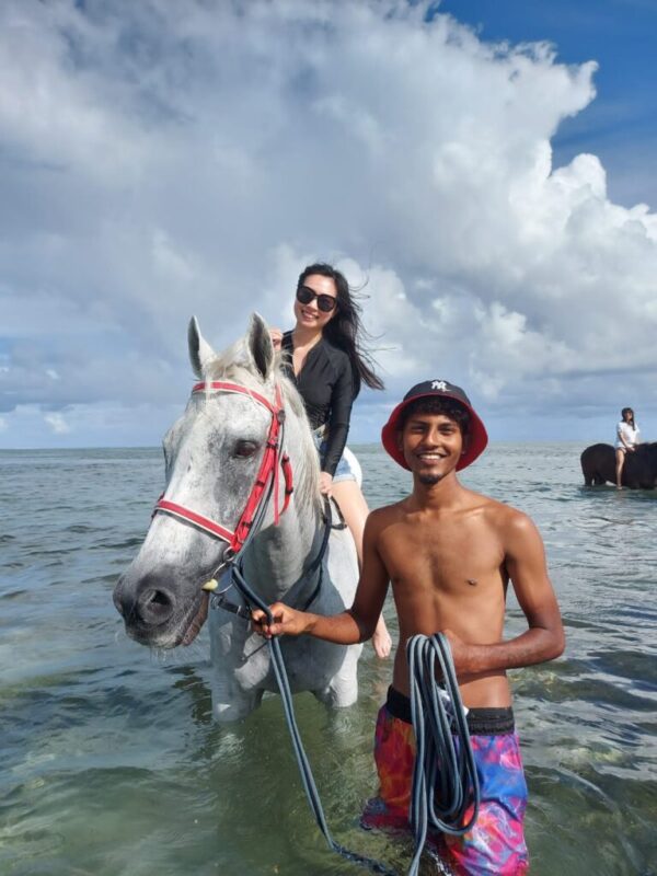 Buitenrit: Zwemmen met paarden en strandrit Riambel - Mauritius