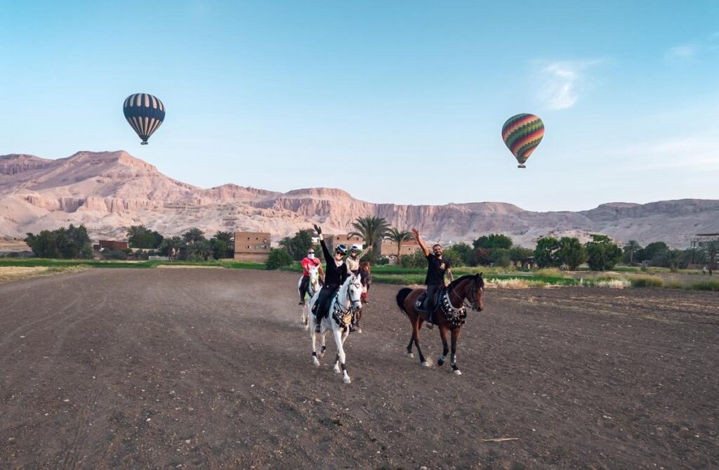 8-daagse Paardrijtocht Palmen, Piramides en Farao’s Luxor - Rode Zee - Caïro Egypte