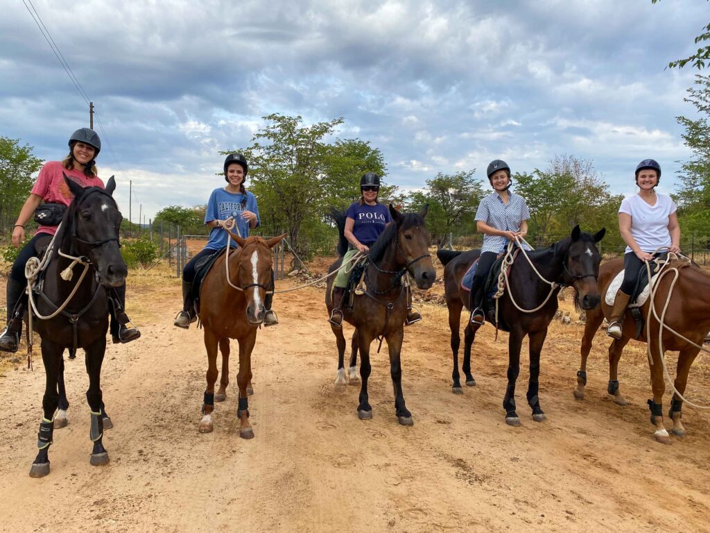 Overnachting met 2 paardrijritten in het dorp - Victoria Falls - Zimbabwe